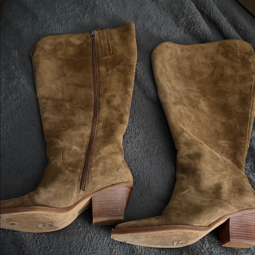 Dolce Vita Raj Plus Extra Wide Calf tan suede boots. Size 8p